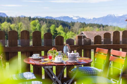 Food and beverages, Hotel Alpenblick in Riedering Food and beverages, Hotel Alpenblick in Riedering