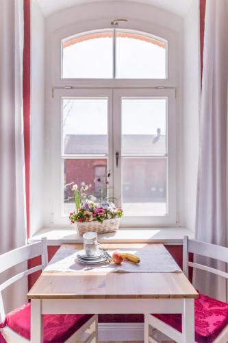 Létesítmények, Bahnhof Frauenstein Wartehalle in Frauenstein Létesítmények, Bahnhof Frauenstein Wartehalle in Frauenstein