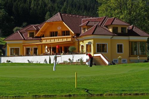 Igralište za golf (uz hotel), Pension Zechnerhof in St. Georgen Ob Murau Igralište za golf (uz hotel), Pension Zechnerhof in St. Georgen Ob Murau