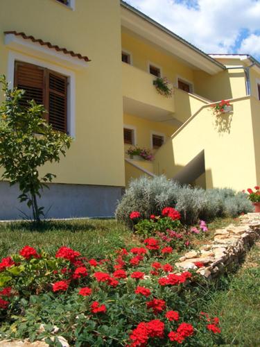Hotel Apartments Sara