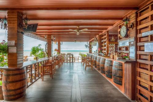 Food and beverages, The Lord Nelson in Rayong Beach Food and beverages, The Lord Nelson in Rayong Beach