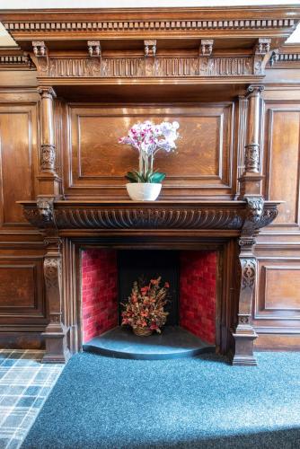 This photo about Grosvenor Suites shared on HyHotel.com