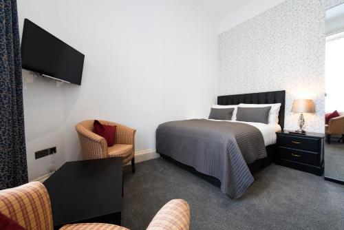 This photo about Grosvenor Suites shared on HyHotel.com