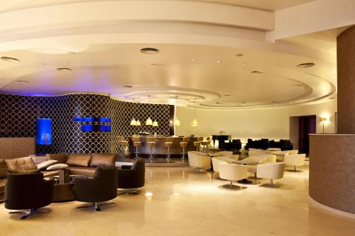 酒吧/高級酒吧, 奧林匹克皇宮酒店 (Olympic Palace Hotel) in 拉麗索斯 酒吧/高級酒吧, 奧林匹克皇宮酒店 (Olympic Palace Hotel) in 拉麗索斯