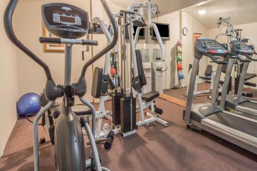 Fitneszközpont, Days Inn by Wyndham Camp Springs Andrews AFB in Camp Springs (Maryland) Fitneszközpont, Days Inn by Wyndham Camp Springs Andrews AFB in Camp Springs (Maryland)