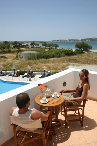 balcon/terasă, Naxos Resort Beach Hotel in Insula Naxos balcon/terasă, Naxos Resort Beach Hotel in Insula Naxos