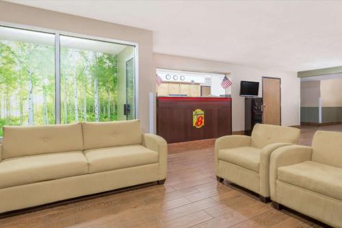 Lobby, Super 8 By Wyndham Cedar City in Cedar City (UT) Lobby, Super 8 By Wyndham Cedar City in Cedar City (UT)
