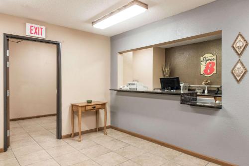 Lobby, Super 8 By Wyndham Greenville in Greenville (IL) Lobby, Super 8 By Wyndham Greenville in Greenville (IL)