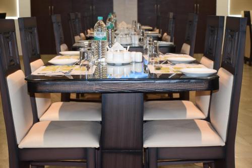 Restaurant, Hotel Star Palace - Rameswaram Tamil Nadu in Rameswaram Restaurant, Hotel Star Palace - Rameswaram Tamil Nadu in Rameswaram
