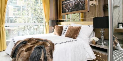 This photo about MetroLuxe Rama 4 By Ariva shared on HyHotel.com