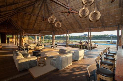Baras / poilsio zona, Chikunto Safari Lodge in Pietų Luangwa nacionalinis parkas Baras / poilsio zona, Chikunto Safari Lodge in Pietų Luangwa nacionalinis parkas
