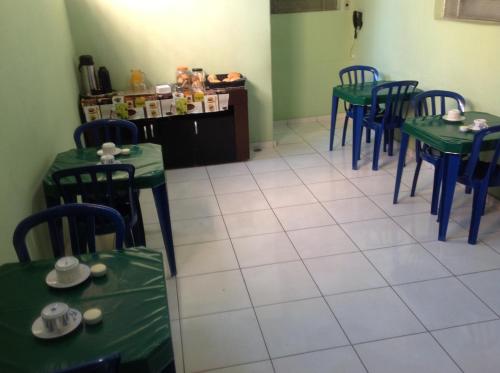 อาหารและเครื่องดื่ม, Hotel Chaves - Quartos Individuais in ซานตา เชชิเลีย อาหารและเครื่องดื่ม, Hotel Chaves - Quartos Individuais in ซานตา เชชิเลีย