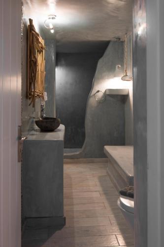 This photo about Loucas on the Cliff shared on HyHotel.com