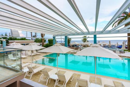 Piscina, Elinotel Sermilia Resort in Chalkidiki Piscina, Elinotel Sermilia Resort in Chalkidiki