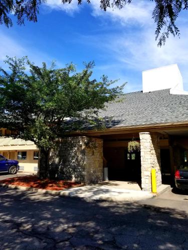 Εξωτερική όψη, Days Inn & Suites by Wyndham Monroe in Μονρό(Μίσιγκαν) Εξωτερική όψη, Days Inn & Suites by Wyndham Monroe in Μονρό(Μίσιγκαν)