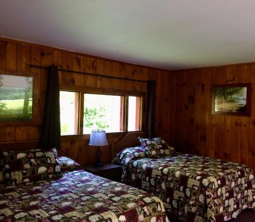 在meiguo.com看到的Luzerne Court Motel的介绍图片