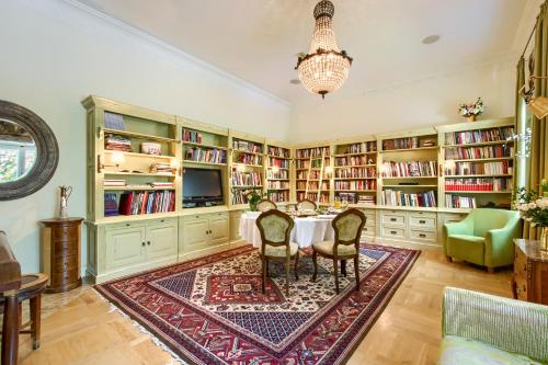 Palac Zdunowo in Zaluski Palac Zdunowo in Zaluski