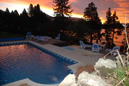 Swimming pool, Charming Luxury Lodge & Private Spa in San Carlos de Bariloche Swimming pool, Charming Luxury Lodge & Private Spa in San Carlos de Bariloche