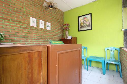 Lobby, RedDoorz @ Jalan Parangtritis near Rumah Sakit Khusus Bedah Rskb Ring Road Selatan Lobby, RedDoorz @ Jalan Parangtritis near Rumah Sakit Khusus Bedah Rskb Ring Road Selatan