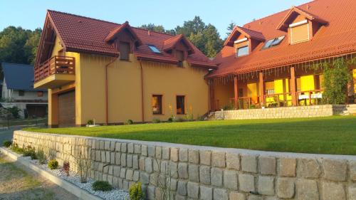 Bejárat, Sarna Karkonosze in Bukowiec Bejárat, Sarna Karkonosze in Bukowiec