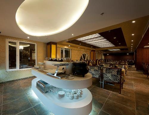 Restaurant, Hotel Regent Grand in Karol Bagh Restaurant, Hotel Regent Grand in Karol Bagh