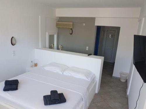 Guestroom, Lagada Beach Hotel in Milos Island Guestroom, Lagada Beach Hotel in Milos Island