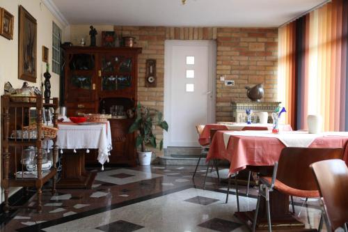 Étterem, Barokk Antik Guest House near Katona József Színház Étterem, Barokk Antik Guest House near Katona József Színház