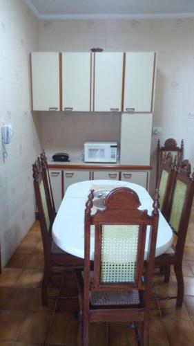 Apartamento frente para o Mar ,50 m da praia , ar condicionado todos quartos in Morro do Maluf Apartamento frente para o Mar ,50 m da praia , ar condicionado todos quartos in Morro do Maluf