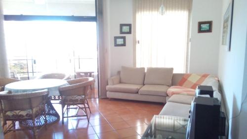 Apartamento frente para o Mar ,50 m da praia , ar condicionado todos quartos in Morro do Maluf Apartamento frente para o Mar ,50 m da praia , ar condicionado todos quartos in Morro do Maluf