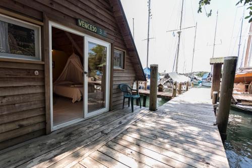 Entrée, Hotel Hacienda Tijax Jungle Logde in Rio Dulce Entrée, Hotel Hacienda Tijax Jungle Logde in Rio Dulce