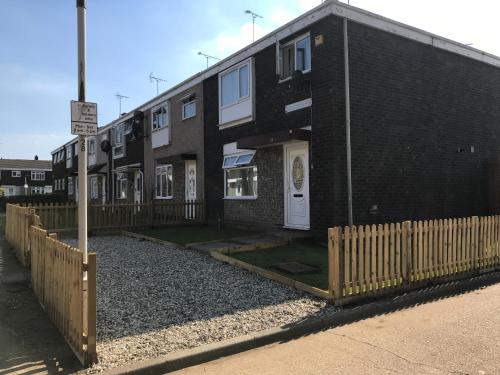 A szálláshely kívülről, 4 Bed House next to Basildon Town Centre in Basildon A szálláshely kívülről, 4 Bed House next to Basildon Town Centre in Basildon