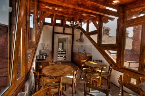 Cocina, Residence Ambient in Brasov City Center Cocina, Residence Ambient in Brasov City Center