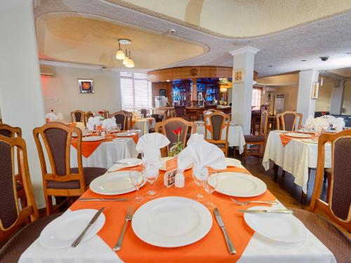 레스토랑, 더 골드 크레스트 호텔 (The Gold Crest Hotel) in 모리셔스 레스토랑, 더 골드 크레스트 호텔 (The Gold Crest Hotel) in 모리셔스