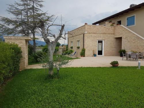 Garden, B&B Mellon in Colli Del Tronto Garden, B&B Mellon in Colli Del Tronto