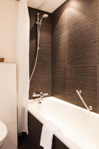 Łazienka, City Hotel Tilburg in Tilburg Łazienka, City Hotel Tilburg in Tilburg