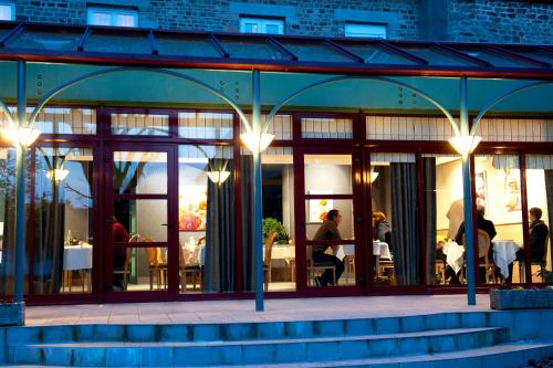 Restaurant, Logis Hotel Restaurant Auberge De La Selune in Ducey Restaurant, Logis Hotel Restaurant Auberge De La Selune in Ducey