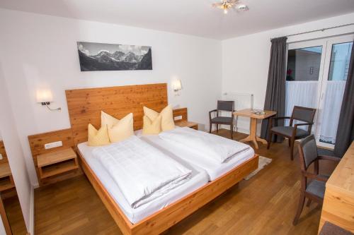 This photo about Gastehaus Sonnenhof shared on HyHotel.com