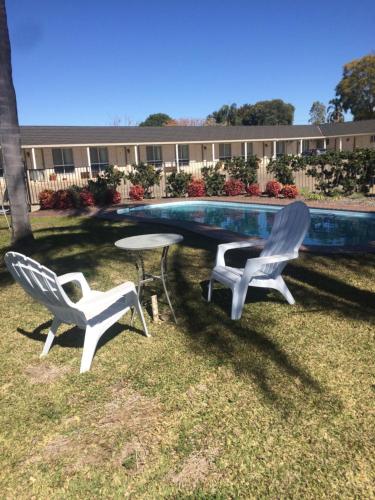 Swimming pool, Alexander Motor Inn in Moree Swimming pool, Alexander Motor Inn in Moree