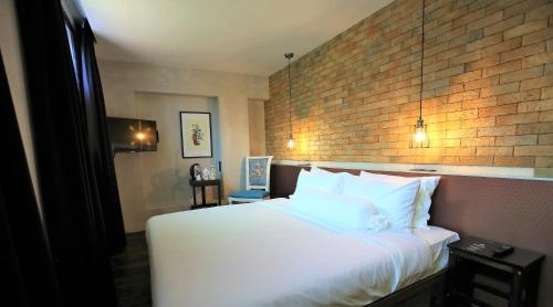 This photo about The Rucksack Caratel - Jonker Wing shared on HyHotel.com