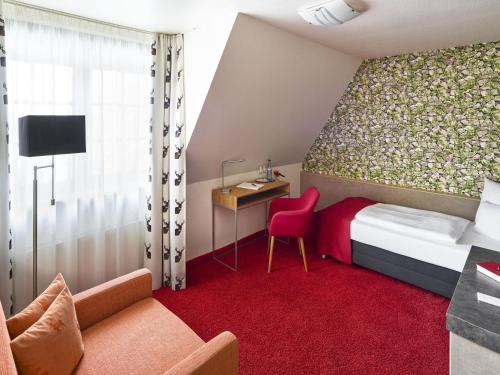 ฮิร์ซ โฮเต็ล เกห์รูค (Hirsch Hotel Gehrung) in ออสท์ฟิลเดิร์น ฮิร์ซ โฮเต็ล เกห์รูค (Hirsch Hotel Gehrung) in ออสท์ฟิลเดิร์น