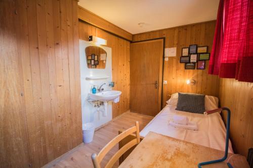 Hornerpub Apartments in Lauterbrunnen Hornerpub Apartments in Lauterbrunnen