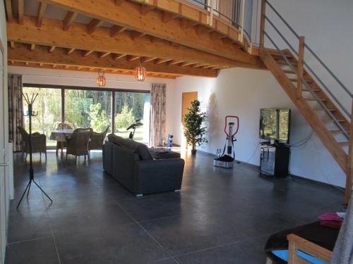 Bejárat, Florennes Gîte neuf 150 M2 devant un grand lac privé de 2 hectares poissonneux au milieu des bois (Florennes Gite neuf 150 M2 devant un grand lac prive de 2 hectares poissonneux au milieu des bois) in Florennes Bejárat, Florennes Gîte neuf 150 M2 devant un grand lac privé de 2 hectares poissonneux au milieu des bois (Florennes Gite neuf 150 M2 devant un grand lac prive de 2 hectares poissonneux au milieu des bois) in Florennes