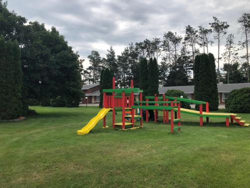 This photo about Red Pine Inn & Conference Centre shared on HyHotel.com