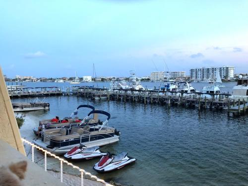 在meiguo.com看到的德斯坦港旅馆的介绍图片