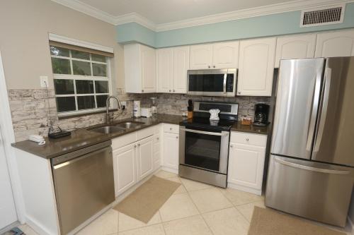 This photo about Cabana Beach Club by RVA shared on HyHotel.com