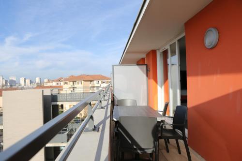 parveke/terassi, Adonis Paris Sud in Pariisi parveke/terassi, Adonis Paris Sud in Pariisi