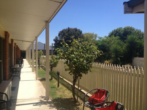 حديقة, ROSE GARDEN MOTEL in Belmont حديقة, ROSE GARDEN MOTEL in Belmont
