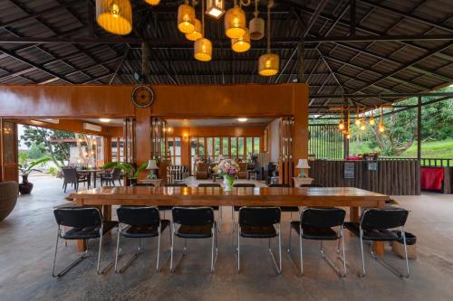 Restaurant, Doi Inthanon Riverside Resort in Lamphun Restaurant, Doi Inthanon Riverside Resort in Lamphun