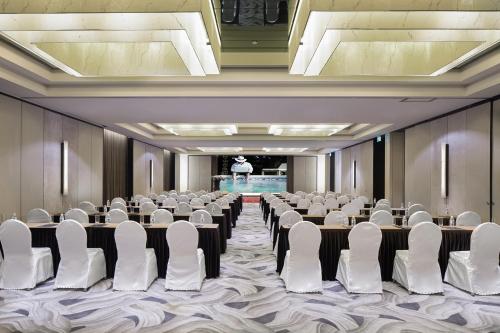 Meeting room / ballrooms, Golden Tulip Bund New Asia near The Bund (Wai Tan) Meeting room / ballrooms, Golden Tulip Bund New Asia near The Bund (Wai Tan)