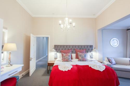 Nottingham Road Hotel in Howick Nottingham Road Hotel in Howick